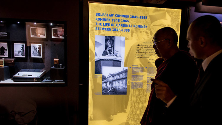His Holiness the Dalai Lama viewing the exhibition an exhibition, "Forgiveness and Reconciliation" dedicated to Cardinal Kominek, an unrecognized father of Europe at City Museum in Wroclaw, Poland on September 20, 2016. Photo/Maciej Kulczynski His Holiness the Dalai Lama viewing the exhibition an exhibition, "Forgiveness and Reconciliation" dedicated to Cardinal Kominek, an unrecognized father of Europe at City Museum in Wroclaw, Poland on September 20, 2016. Photo/Maciej Kulczynski