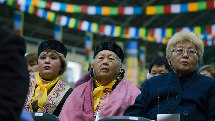 Members of the audience listening to His Holiness the Dalai Lama's teaching at Skonto Hall in Riga, Latvia on October 10, 2016. Photo/Tenzin Choejor/OHHDL Members of the audience listening to His Holiness the Dalai Lama's teaching at Skonto Hall in Riga, Latvia on October 10, 2016. Photo/Tenzin Choejor/OHHDL