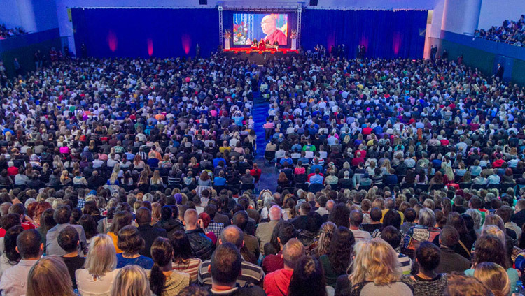 A view of the stage at the National Tennis Center during His Holiness the Dalai Lama's talk in Bratislava, Slovakia on October 16, 2016. Photo/Somogyi A view of the stage at the National Tennis Center during His Holiness the Dalai Lama's talk in Bratislava, Slovakia on October 16, 2016. Photo/Somogyi