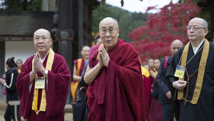 His Holiness the Dalai Lama arriving at the main temple in Koyasan, Japan on November 14, 2016. Photo/Jigme Choephel His Holiness the Dalai Lama arriving at the main temple in Koyasan, Japan on November 14, 2016. Photo/Jigme Choephel