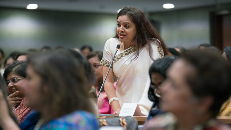 A member of the audience asking His Holiness the Dalai Lama a question during his talk to the Ladies Wing of the Federation of Indian Chamber and Commerce and Industries in New Delhi, India on January 21, 2017. Photo/Tenzin Choejor/OHHDL A member of the audience asking His Holiness the Dalai Lama a question during his talk to the Ladies Wing of the Federation of Indian Chamber and Commerce and Industries in New Delhi, India on January 21, 2017. Photo/Tenzin Choejor/OHHDL
