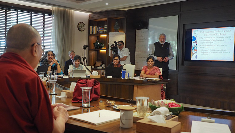 Arun Kapur, Director of Vasant Valley School delivering his presentation during the meeting with the Core Committee Working on the Curriculum for Universal Values in New Delhi, India on April 28, 2017. Photo by Jeremy Russell/OHHDL Arun Kapur, Director of Vasant Valley School delivering his presentation during the meeting with the Core Committee Working on the Curriculum for Universal Values in New Delhi, India on April 28, 2017. Photo by Jeremy Russell/OHHDL