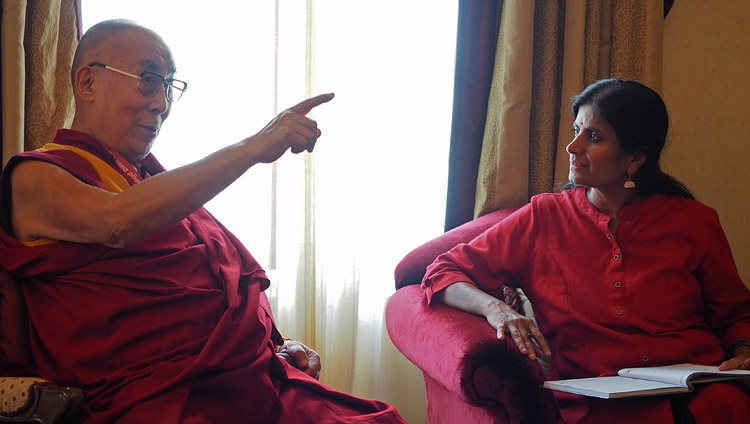 Sita Lakshmi, Chief of the News Bureau of the Bengaluru edition of the Times of India interviewing His Holiness the Dalai Lama in Bengaluru, Karnataka, India on May 23, 2017. Photo by Jeremy Russell/OHHDL Sita Lakshmi, Chief of the News Bureau of the Bengaluru edition of the Times of India interviewing His Holiness the Dalai Lama in Bengaluru, Karnataka, India on May 23, 2017. Photo by Jeremy Russell/OHHDL