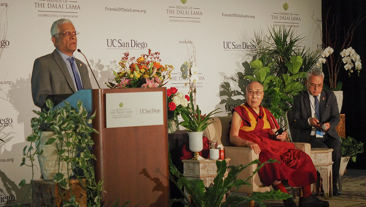 Dr Suresh Subramani introducing His Holiness the Dalai Lama at the start of his meeting with members of the Indian community in San Diego, CA, USA on June 18, 2017. Photo by Jeremy Russell/OHHDL Dr Suresh Subramani introducing His Holiness the Dalai Lama at the start of his meeting with members of the Indian community in San Diego, CA, USA on June 18, 2017. Photo by Jeremy Russell/OHHDL