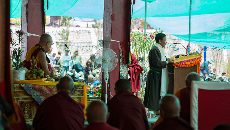 Dr Sonam Dawa, (CEC LAHDC), speaking at the closing ceremony of the Great Summer Debate at the teaching ground in Disket, Nubra Valley, J&K, India on July 10, 2017. Photo by Tenzin Choejor/OHHDL Dr Sonam Dawa, (CEC LAHDC), speaking at the closing ceremony of the Great Summer Debate at the teaching ground in Disket, Nubra Valley, J&K, India on July 10, 2017. Photo by Tenzin Choejor/OHHDL