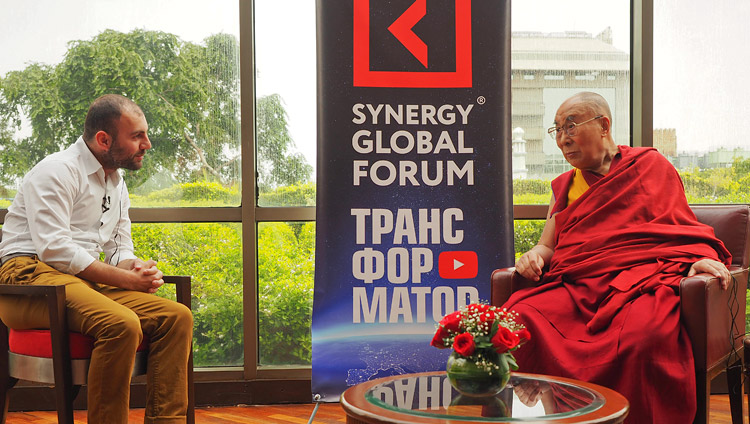 Grigory Avetov, CEO of Synergy Business School, Russia talking to His Holiness the Dalai Lama in Delhi, India on August 3, 2017. Photo by Jeremy Russell/OHHDL Grigory Avetov, CEO of Synergy Business School, Russia talking to His Holiness the Dalai Lama in Delhi, India on August 3, 2017. Photo by Jeremy Russell/OHHDL