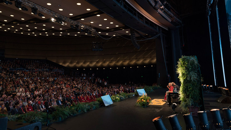 A view of the over 3000 people attending His Holiness the Dalai Lama's talk at the Jahrhunderthalle in Frankfurt, Germany on September 13, 2017. Photo by Tenzin Choejor A view of the over 3000 people attending His Holiness the Dalai Lama's talk at the Jahrhunderthalle in Frankfurt, Germany on September 13, 2017. Photo by Tenzin Choejor