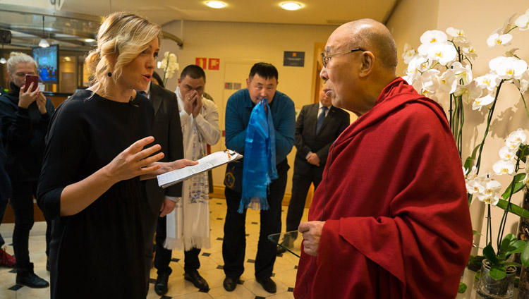 His Holiness the Dalai Lama speaking with a Latvian journalist on his arrival at his hotel in Riga, Latvia on September 22, 2017. Photo by Tenzin Choejor His Holiness the Dalai Lama speaking with a Latvian journalist on his arrival at his hotel in Riga, Latvia on September 22, 2017. Photo by Tenzin Choejor
