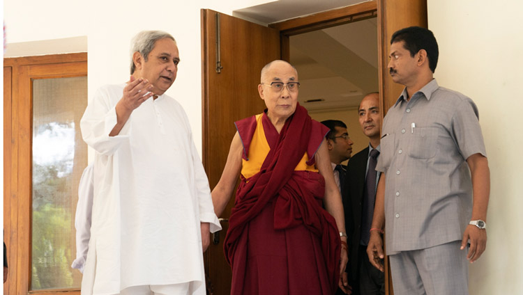 His Holiness the Dalai Lama with the Chief Minister of Odisha Naveen Patnaik's residence during his visit to Bhubaneswar, Odisha, India on November 20, 2017. Photo by Tenzin Choejor His Holiness the Dalai Lama with the Chief Minister of Odisha Naveen Patnaik's residence during his visit to Bhubaneswar, Odisha, India on November 20, 2017. Photo by Tenzin Choejor