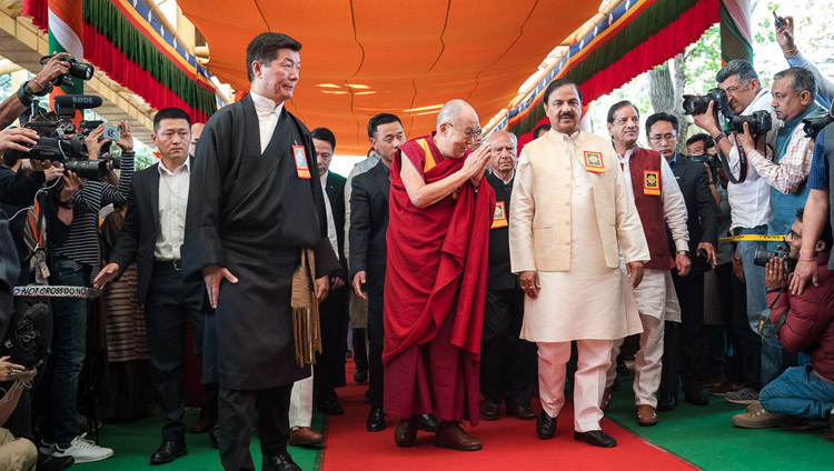 His Holiness the Dalai Lama and special guests arriving at the Main Tibetan Temple courtyard for the Thank You India celebration in Dharamsala, HP, India on March 31, 2018. Photo by Tenzin Choejor His Holiness the Dalai Lama and special guests arriving at the Main Tibetan Temple courtyard for the Thank You India celebration in Dharamsala, HP, India on March 31, 2018. Photo by Tenzin Choejor