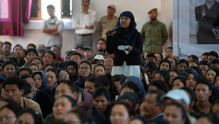 A student asking His Holiness the Dalai Lama during his talk at Eliezer Joldan Memorial College in Leh, Ladakh, J&K, India on August 2, 2018. Photo by Tenzin Choejor A student asking His Holiness the Dalai Lama during his talk at Eliezer Joldan Memorial College in Leh, Ladakh, J&K, India on August 2, 2018. Photo by Tenzin Choejor