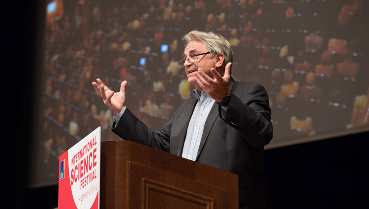 Director of the German American Institute, Jakob Kollhofer introducing His Holiness the Dalai Lama at the start of the dialogue on Happiness and Responsibility in Heidelberg, Germany on September 20, 2018. Photo by Manuel Bauer Director of the German American Institute, Jakob Kollhofer introducing His Holiness the Dalai Lama at the start of the dialogue on Happiness and Responsibility in Heidelberg, Germany on September 20, 2018. Photo by Manuel Bauer