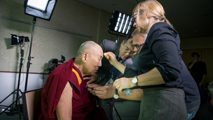 His Holiness the Dalai Lama preparing for his interview with Islamic scholar and journalist Amira Hafner-Al Jabaji in Zurich, Switzerland on September 22, 2018. Photo by Manuel Bauer His Holiness the Dalai Lama preparing for his interview with Islamic scholar and journalist Amira Hafner-Al Jabaji in Zurich, Switzerland on September 22, 2018. Photo by Manuel Bauer