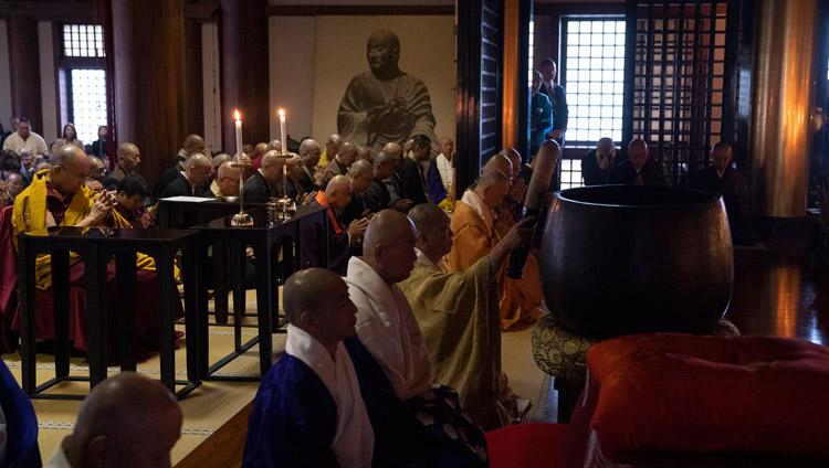 His Holiness the Dalai Lama joining in prayers at Tochoji Temple in Fuukuoka, Japan on November 22, 2018. Photo by Tenzin Choejor His Holiness the Dalai Lama joining in prayers at Tochoji Temple in Fuukuoka, Japan on November 22, 2018. Photo by Tenzin Choejor