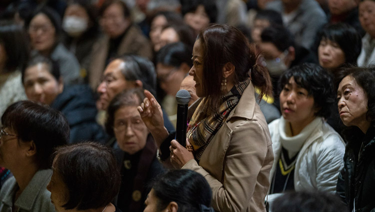 A member of the audience asking His Holiness the Dalai Lama a question during his talk at Tochoji Temple in Fuukuoka, Japan on November 22, 2018. Photo by Tenzin Choejor A member of the audience asking His Holiness the Dalai Lama a question during his talk at Tochoji Temple in Fuukuoka, Japan on November 22, 2018. Photo by Tenzin Choejor