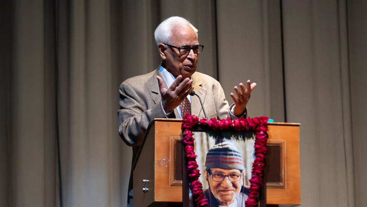 Mr NN Vohra, Former Governor of Jammu and Kashmir, relating his past experiences with His Holiness the Dalai Lama at the 1st Yuvraj Krishan Memorial Lecture at Siri Fort Auditorium in New Delhi, India on December 8, 2018. Photo by Lobsang Tsering Mr NN Vohra, Former Governor of Jammu and Kashmir, relating his past experiences with His Holiness the Dalai Lama at the 1st Yuvraj Krishan Memorial Lecture at Siri Fort Auditorium in New Delhi, India on December 8, 2018. Photo by Lobsang Tsering