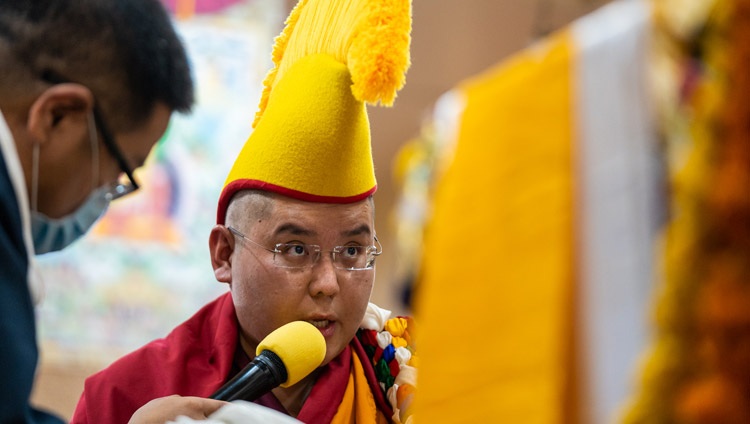 Ling Rinpoché reciting a tribute and request to His Holiness the Dalai Lama during the Long Life Prayer at the Main Tibetan Temple in Dharamsala, HP, India on October 26, 2022. Photo by Tenzin Choejor Ling Rinpoché reciting a tribute and request to His Holiness the Dalai Lama during the Long Life Prayer at the Main Tibetan Temple in Dharamsala, HP, India on October 26, 2022. Photo by Tenzin Choejor