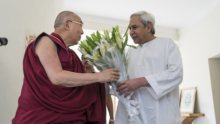 His Holiness the Dalai Lama with Odisha Chief Minister Naveen Patnaik at the Chief Minister's residence in Bhubaneswar, Odisha, India on November 20, 2017, Photo by Tenzin Choejor His Holiness the Dalai Lama with Odisha Chief Minister Naveen Patnaik at the Chief Minister's residence in Bhubaneswar, Odisha, India on November 20, 2017, Photo by Tenzin Choejor