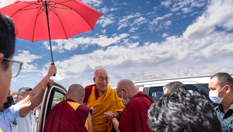 His Holiness the Dalai Lama arriving at Sindhu Ghat to attend a farewell lunch offered by the Ladakh Autonomous Hill Development Council (LAHDC) in Leh, Ladakh, India on August 16, 2023. Photo by Tenzin Choejor His Holiness the Dalai Lama arriving at Sindhu Ghat to attend a farewell lunch offered by the Ladakh Autonomous Hill Development Council (LAHDC) in Leh, Ladakh, India on August 16, 2023. Photo by Tenzin Choejor