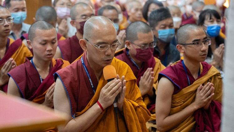 The chant master leading prayers on the second day of teachings requested by Taiwanese at the Main Tibetan Temple in Dharamsala, HP, India on October 3, 2023. Photo by Tenzin Choejor
