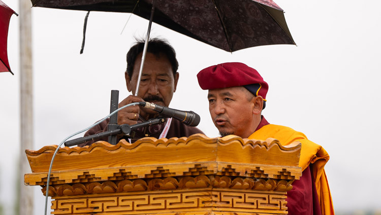 Ven Dorjay Stanzin, President of the Ladakh Gonpa Association (LGA) delivering his welcome remarks at the luncheon program in honour of His Holiness the Dalai Lama at Abi-Spang Spituk in Leh, Ladakh, India on August 24, 2025. Photo by Tenzin Choejor