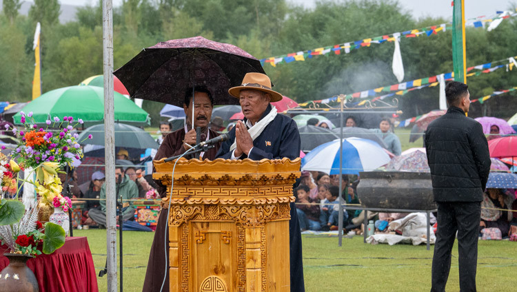 President of the Ladakh Buddhist Association (LBA) Chering Dorjay Lakrook offering words of thanks at the luncheon program in honour of His Holiness the Dalai Lama at Abi-Spang Spituk in Leh, Ladakh, India on August 24, 2025. Photo by Ven Zamling Norbu