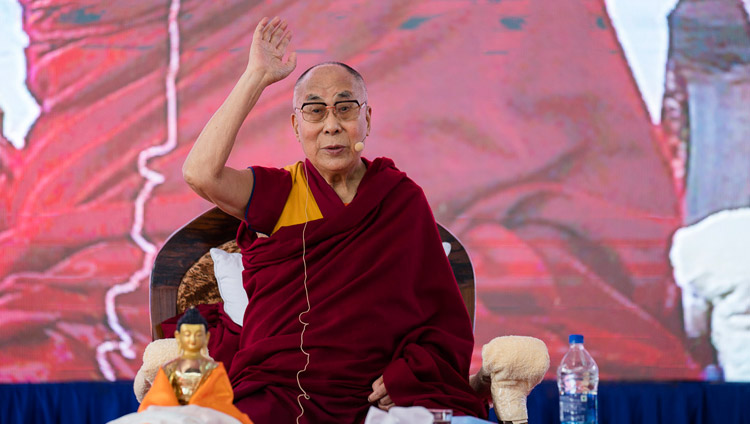 His Holiness the Dalai Lama asking students to raise their hands as a positive response to his question during his talk at Tumkur University in Tumakuru, Karnataka, India on December 26, 2017. Photo by Tenzin Choejor His Holiness the Dalai Lama asking students to raise their hands as a positive response to his question during his talk at Tumkur University in Tumakuru, Karnataka, India on December 26, 2017. Photo by Tenzin Choejor