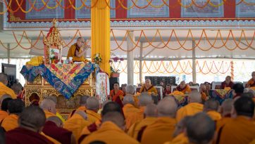 ‘The Thirty-seven Practices of Bodhisattvas’ and 'Commentary on Valid Cognition'