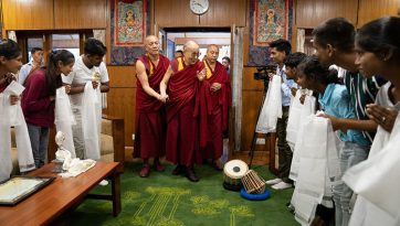 Meeting with Community Representatives, Staff and Students of Tong-Len
