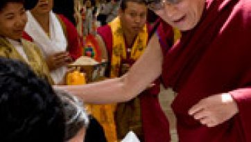 His Holiness the Dalai Lama Arrives in Long Beach to Begin his Five-State Visit to United States