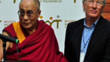 His Holiness the Dalai Lama opens exhibition on Tibet and gives teaching on Mind Training