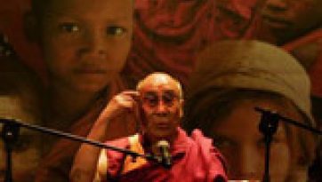 Homepage » News » His Holiness the Dalai Lama arrives in Buenos Aires » His Holiness the Dalai Lama arrives in Buenos Aires