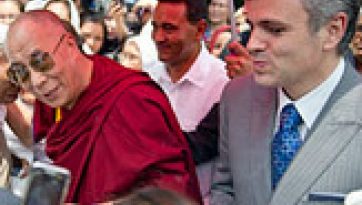 Dalai Lama arrives on maiden visit to Kashmir Valley