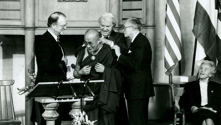 His Holiness the Dalai Lama being presented with the Franklin D. Roosevelt Freedom Medal by William J. Vanden Henvel, President of the Franklin and Eleanor Roosevelt Institute in Middelburg, USA, on June 4, 1994. His Holiness the Dalai Lama being presented with the Franklin D. Roosevelt Freedom Medal by William J. Vanden Henvel, President of the Franklin and Eleanor Roosevelt Institute in Middelburg, USA, on June 4, 1994.