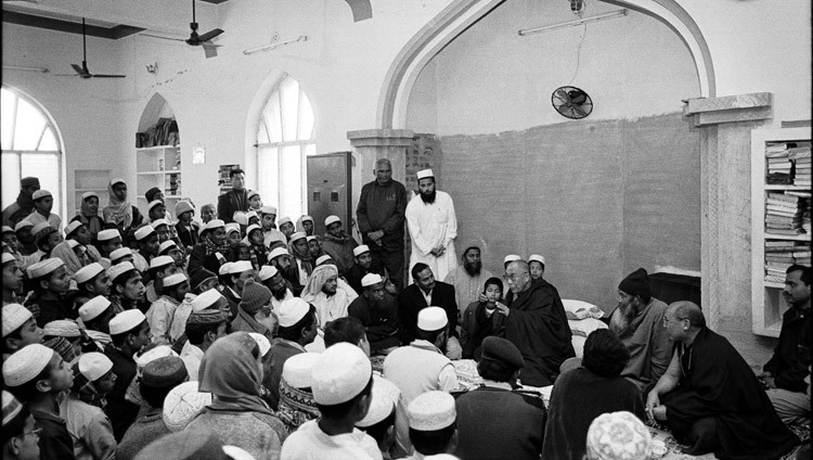 His Holiness the Dalai Lama speaking at the Madrasa Zeya-Oloomul Mosque in Bodhgaya, Bihar, India on January 16, 2003. (Photo by Manuel Bauer) His Holiness the Dalai Lama speaking at the Madrasa Zeya-Oloomul Mosque in Bodhgaya, Bihar, India on January 16, 2003. (Photo by Manuel Bauer)