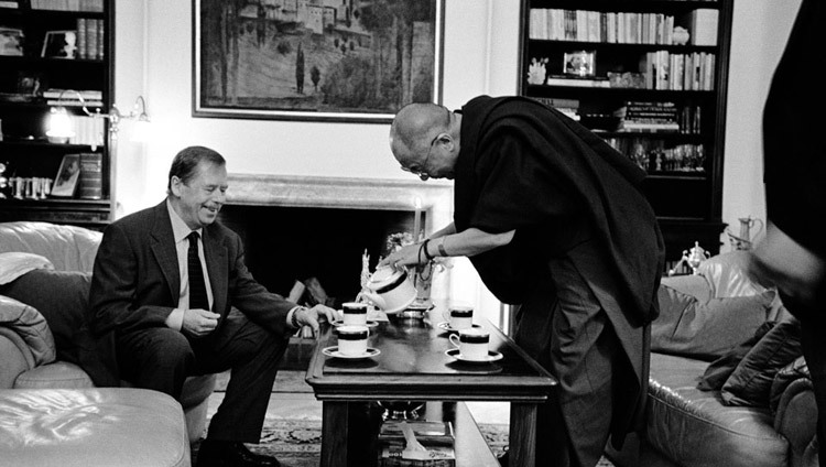 His Holiness the Dalai Lama meeting with Czech Republic President Vaclav Havel in Prague, Czech Republic on July 2, 2002. His Holiness the Dalai Lama meeting with Czech Republic President Vaclav Havel in Prague, Czech Republic on July 2, 2002.