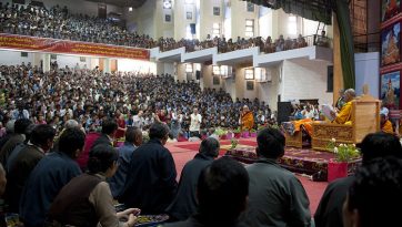 Teachings on Buddhism for Young Tibetans