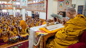 Concise Stages of the Path to Enlightenment & Avalokiteshvara Jinasagara Empowerment